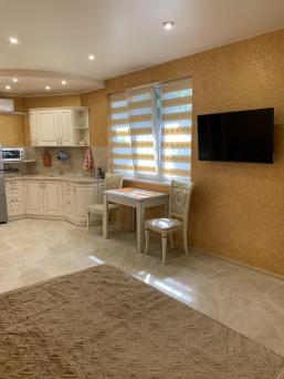 Двор парковка мангал до моря 200 метров